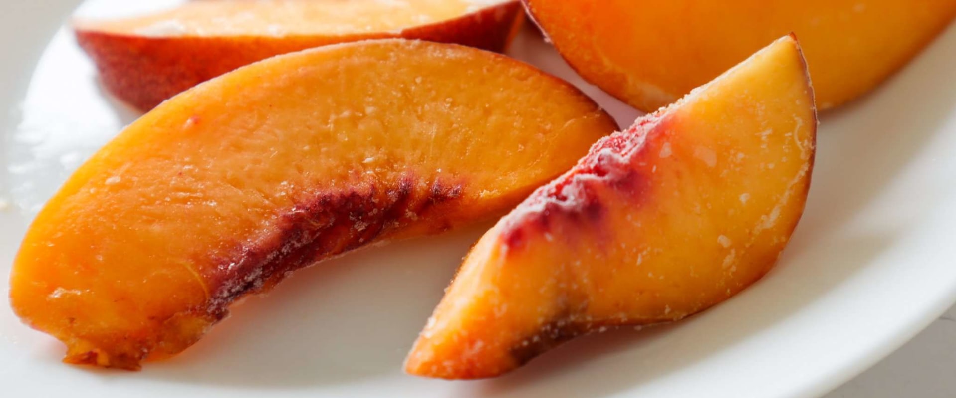 How to Freeze Peaches for Smoothies and Baking while Keeping Taste